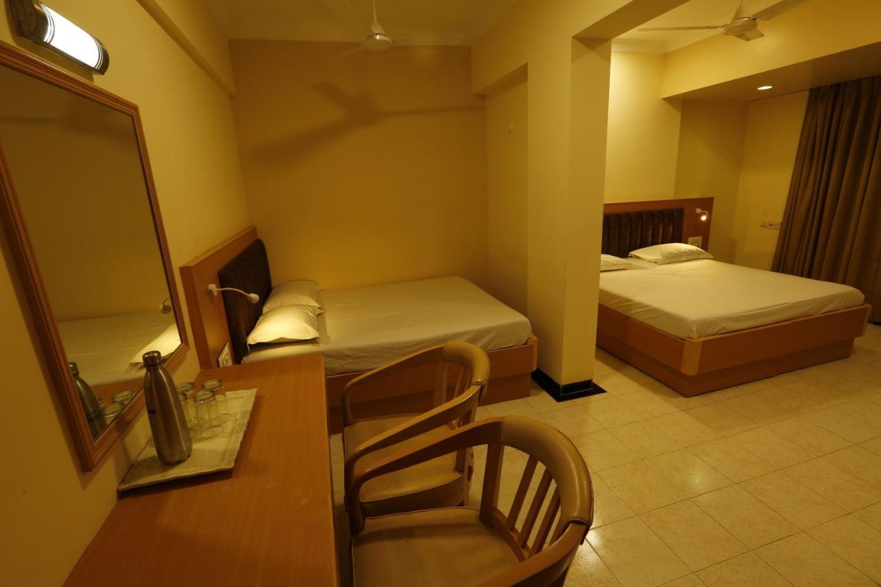 Hotel Ravikiran Alibaug Exteriör bild