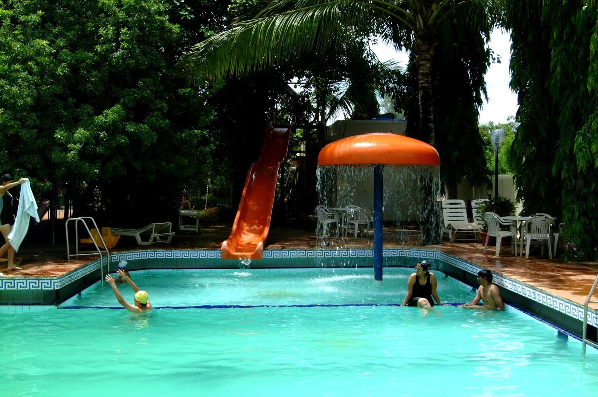 Hotel Ravikiran Alibaug Exteriör bild