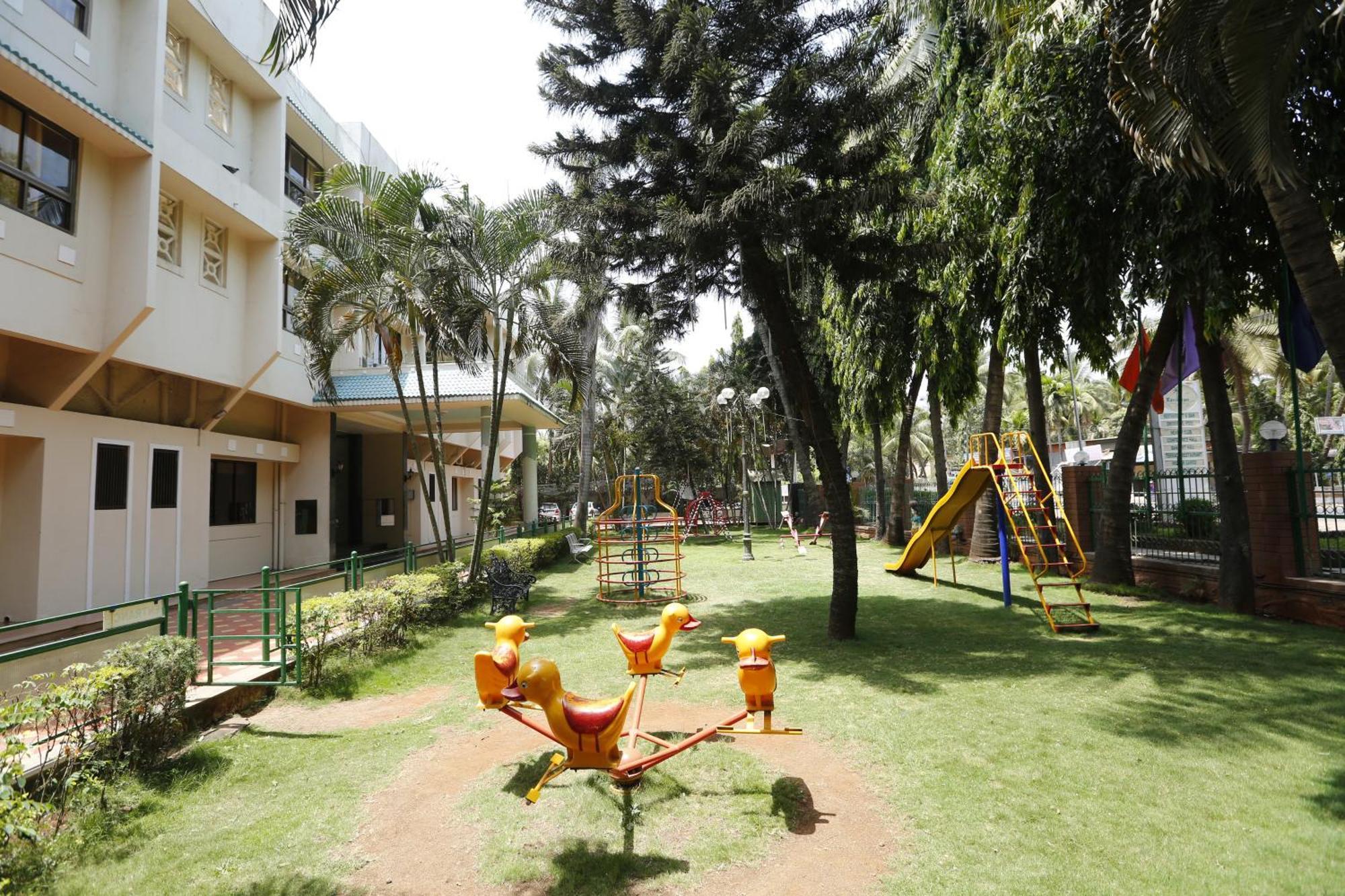 Hotel Ravikiran Alibaug Exteriör bild