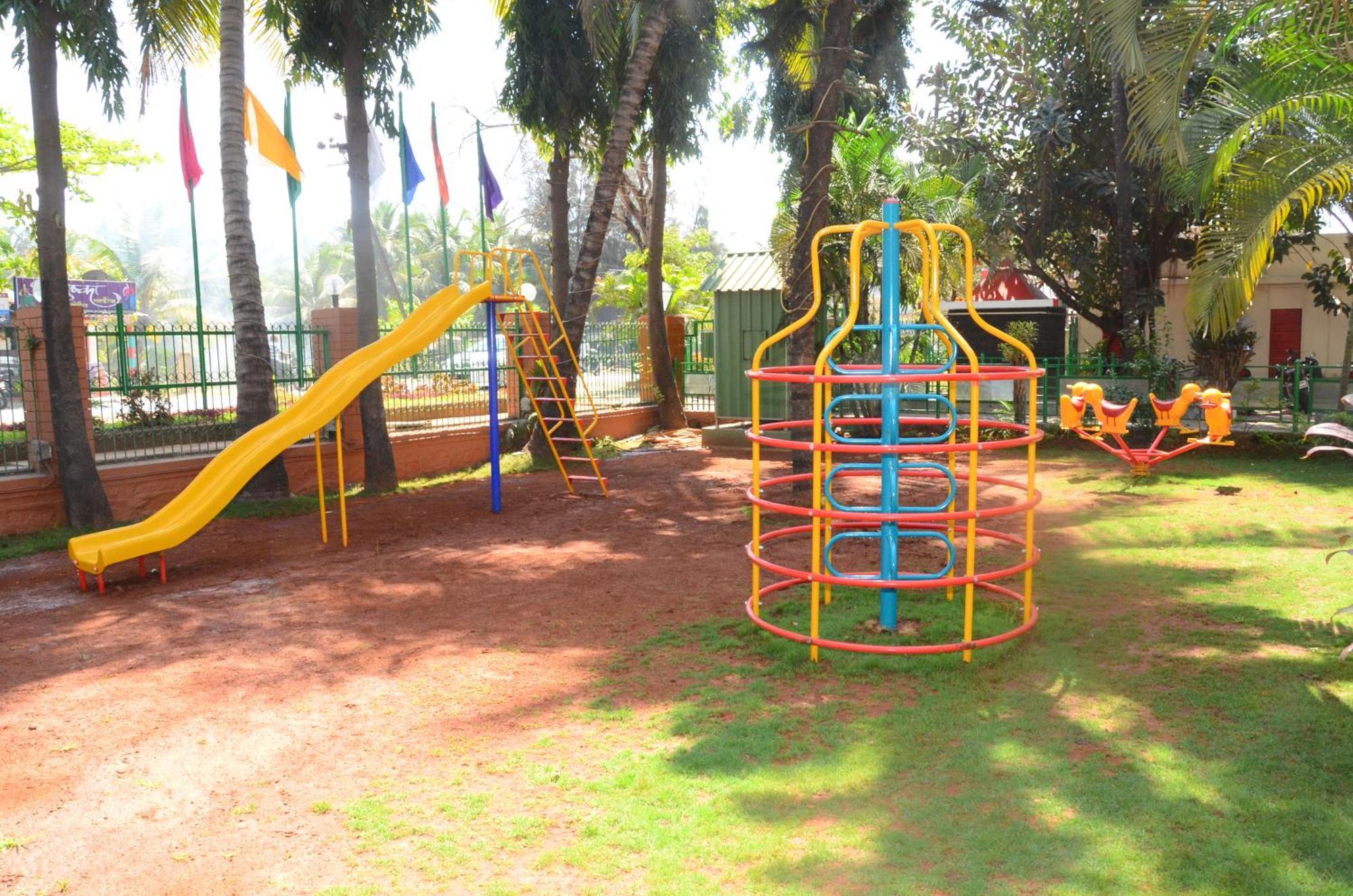 Hotel Ravikiran Alibaug Exteriör bild