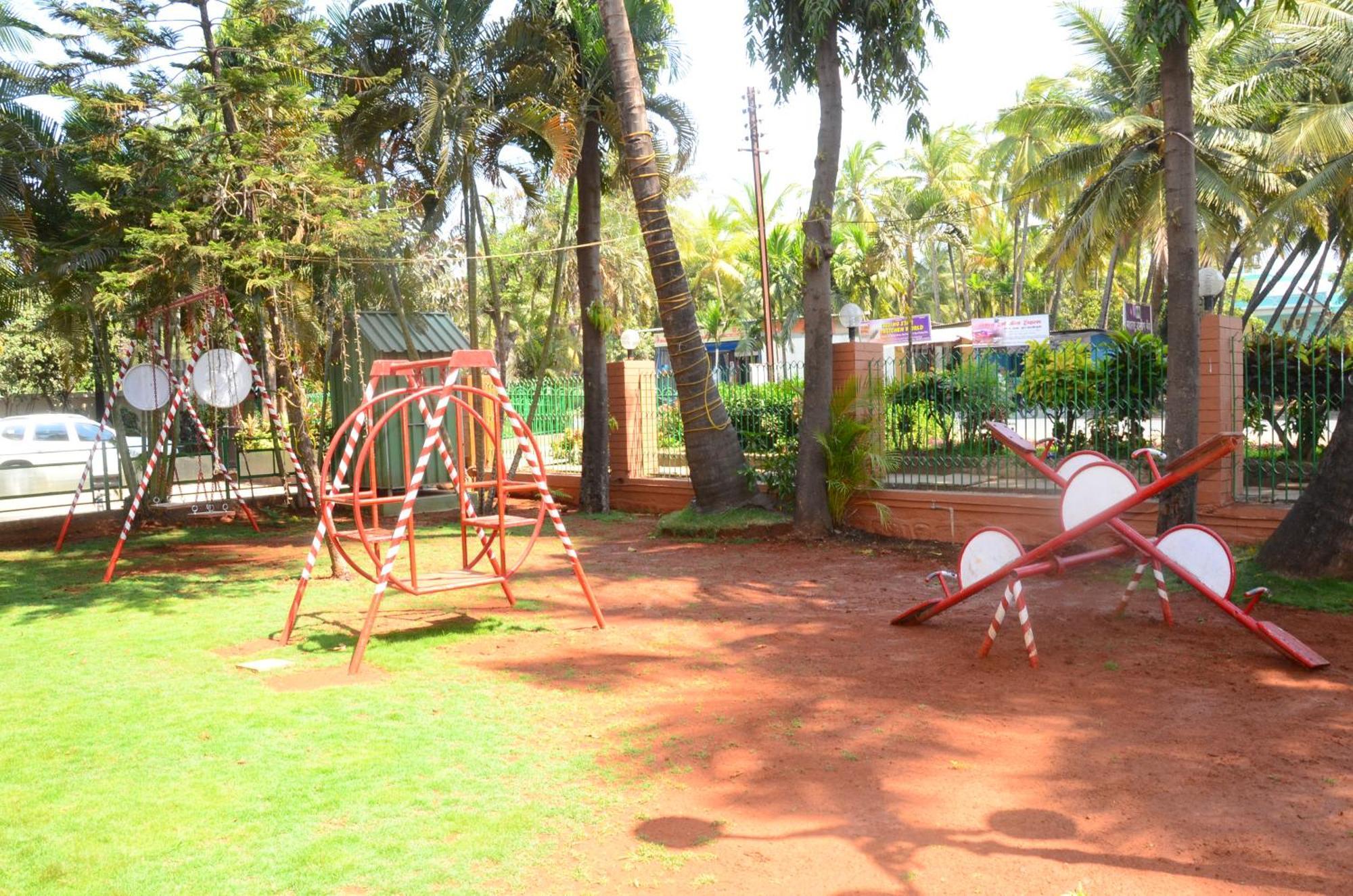 Hotel Ravikiran Alibaug Exteriör bild