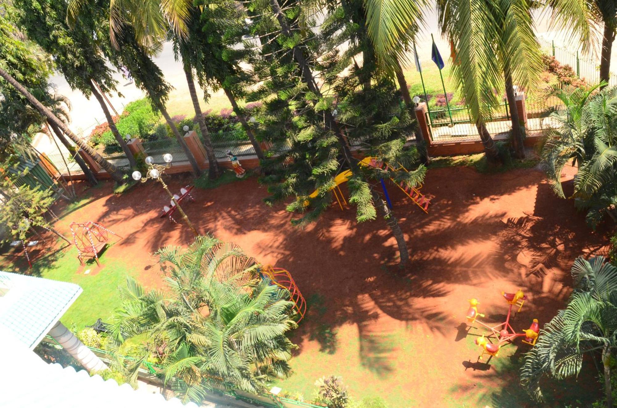 Hotel Ravikiran Alibaug Exteriör bild