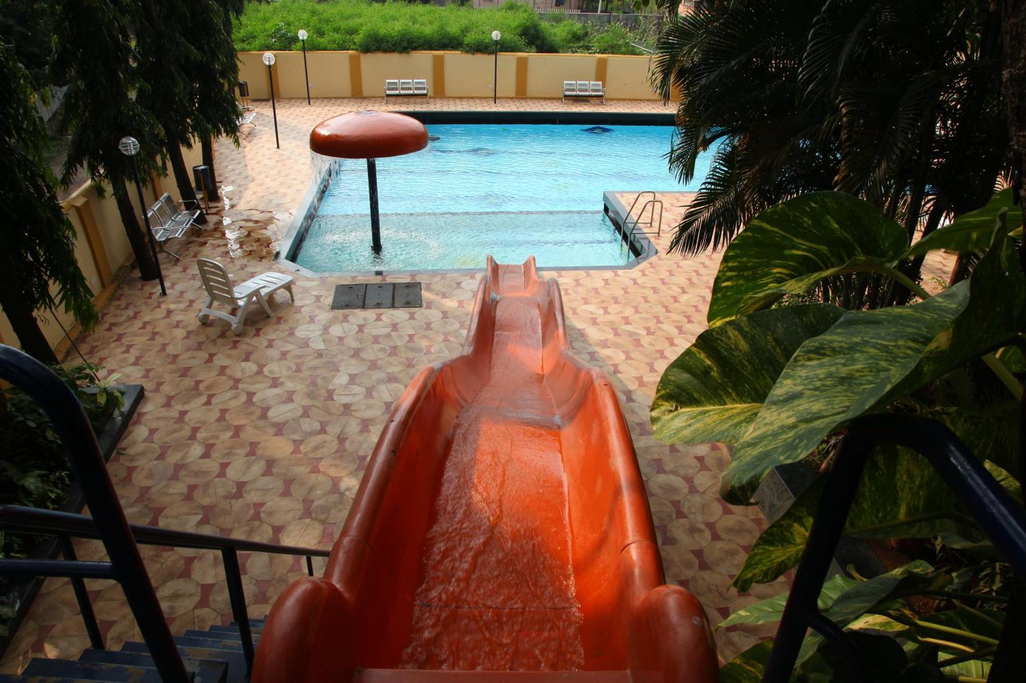 Hotel Ravikiran Alibaug Exteriör bild