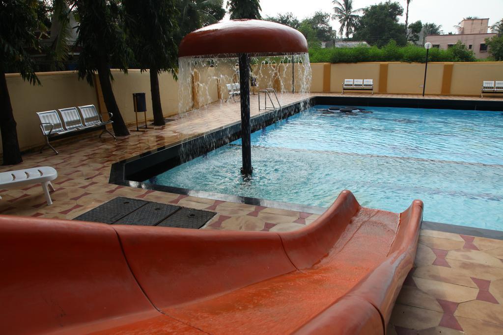 Hotel Ravikiran Alibaug Exteriör bild